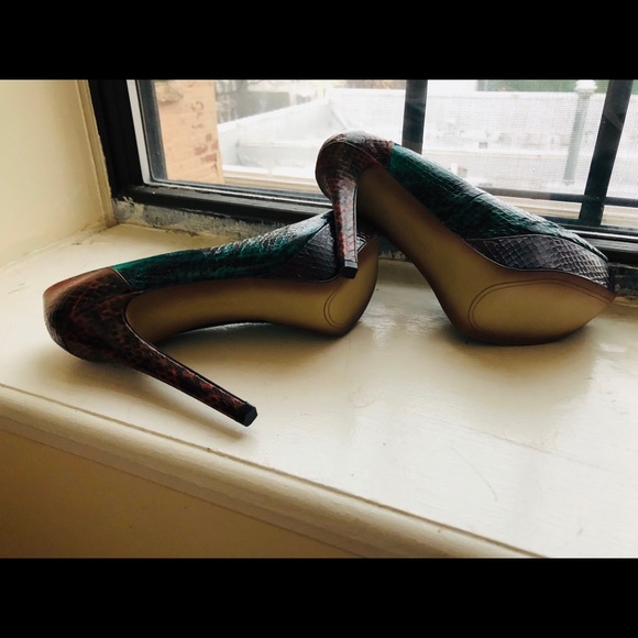 Pumps - Picture 3 of 3